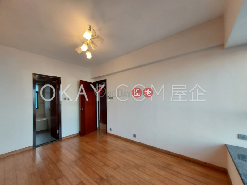HK$ 36,500/ month Vantage Park, Western District, Elegant 3 bedroom in Mid-levels West | Rental