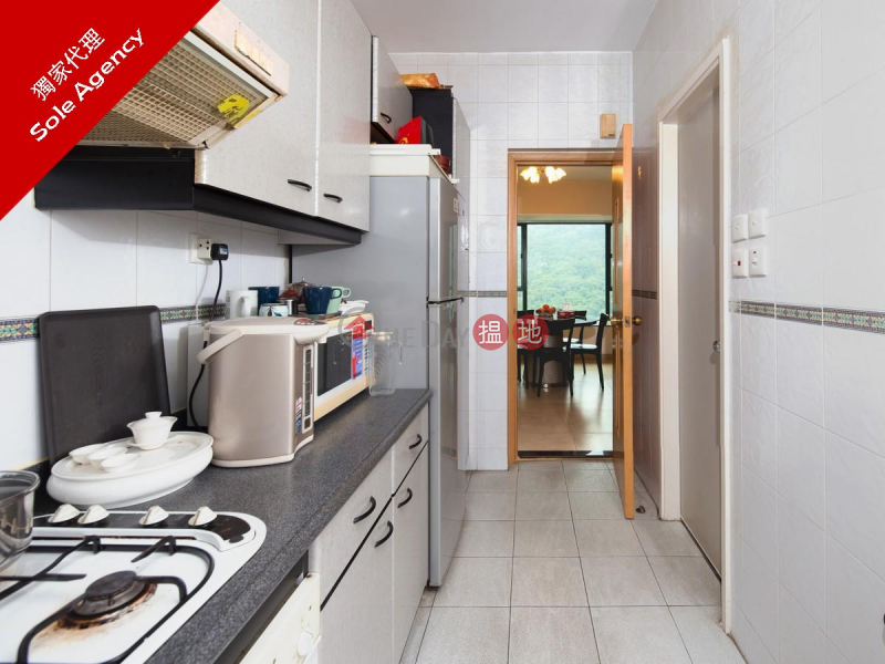 HK$ 45M | Hillsborough Court Central District | 3 Bedroom Family Flat for Sale in Central Mid Levels