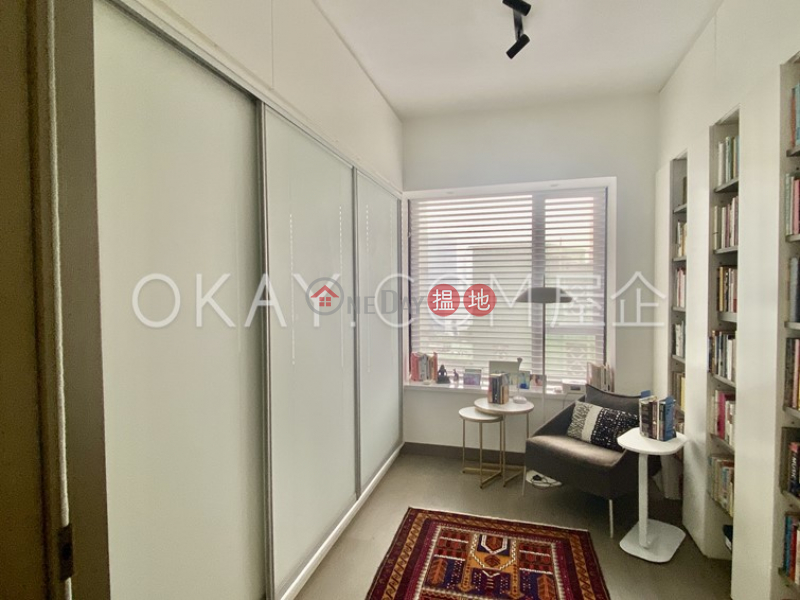 HK$ 83,000/ month, Regal Crest, Western District Beautiful 3 bedroom with balcony & parking | Rental