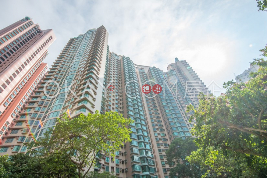 Lovely 2 bedroom with parking | Rental, Hillsborough Court 曉峰閣 Rental Listings | Central District (OKAY-R25062)