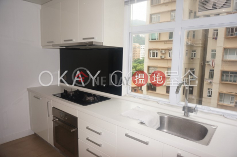 Tasteful 2 bedroom on high floor with balcony & parking | Rental | Shan Kwong Tower 山光苑 _0