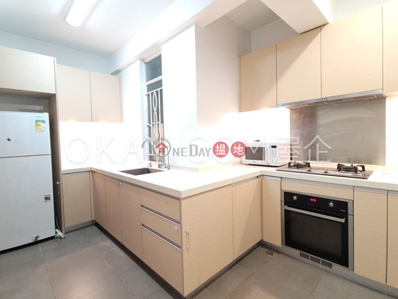 Nicely kept 3 bedroom with balcony & parking | Rental | 87-89 Blue Pool Road | Wan Chai District, Hong Kong Rental HK$ 35,000/ month