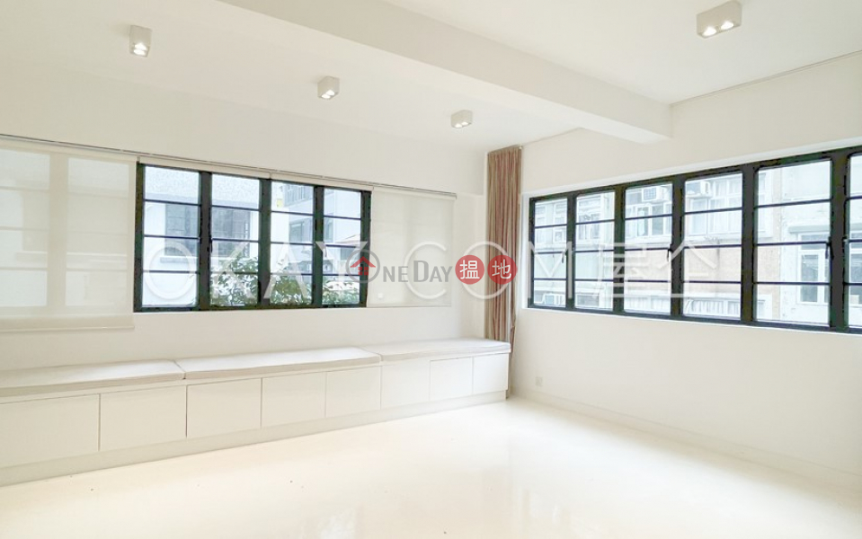 Property Search Hong Kong | OneDay | Residential | Rental Listings Stylish 2 bedroom in Sheung Wan | Rental