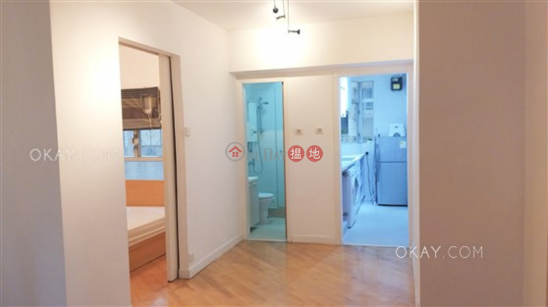 Practical 1 bedroom in Mid-levels West | For Sale | Maxluck Court 美樂閣 Sales Listings