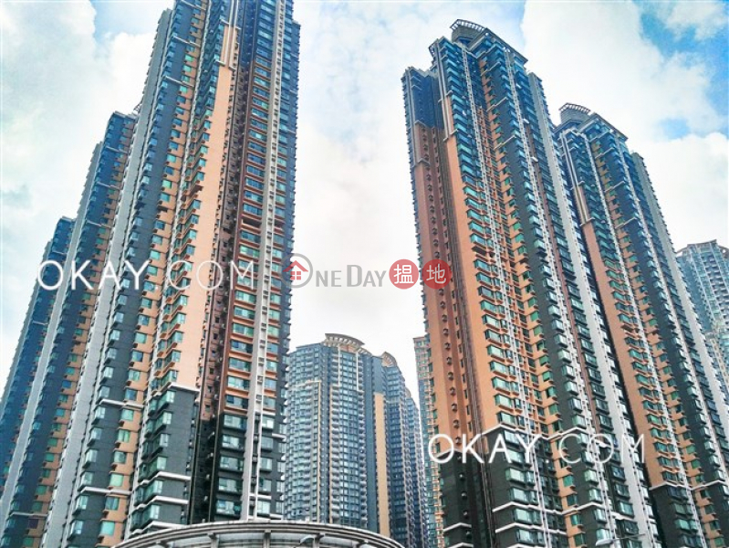 Property Search Hong Kong | OneDay | Residential | Sales Listings Exquisite 3 bed on high floor with rooftop & balcony | For Sale