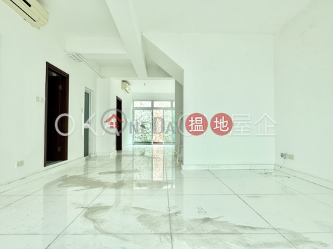 Charming house with rooftop & balcony | Rental | New Villa Cecil - Phase 1 新趙苑 - 第1期 _0
