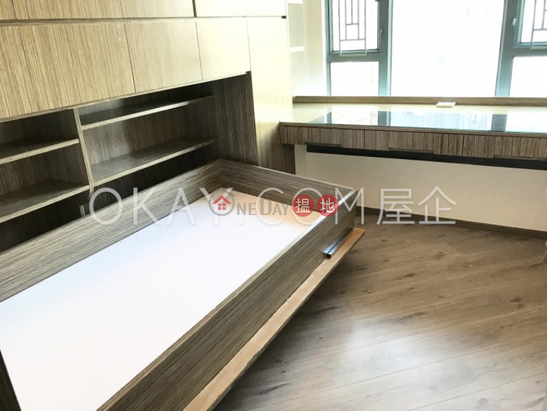 Stylish 2 bedroom with harbour views | For Sale | 80 Robinson Road 羅便臣道80號 Sales Listings