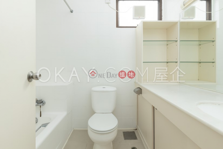 Lovely 4 bedroom with terrace & parking | Rental | House A1 Stanley Knoll 赤柱山莊A1座 Rental Listings