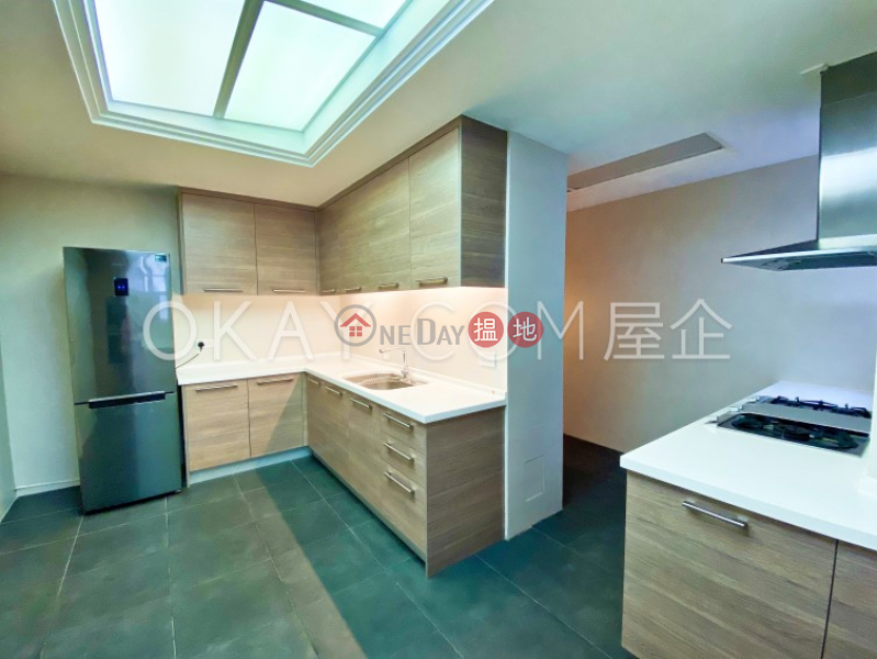 HK$ 125,000/ month La Hacienda | Central District, Stylish 3 bedroom with sea views & parking | Rental