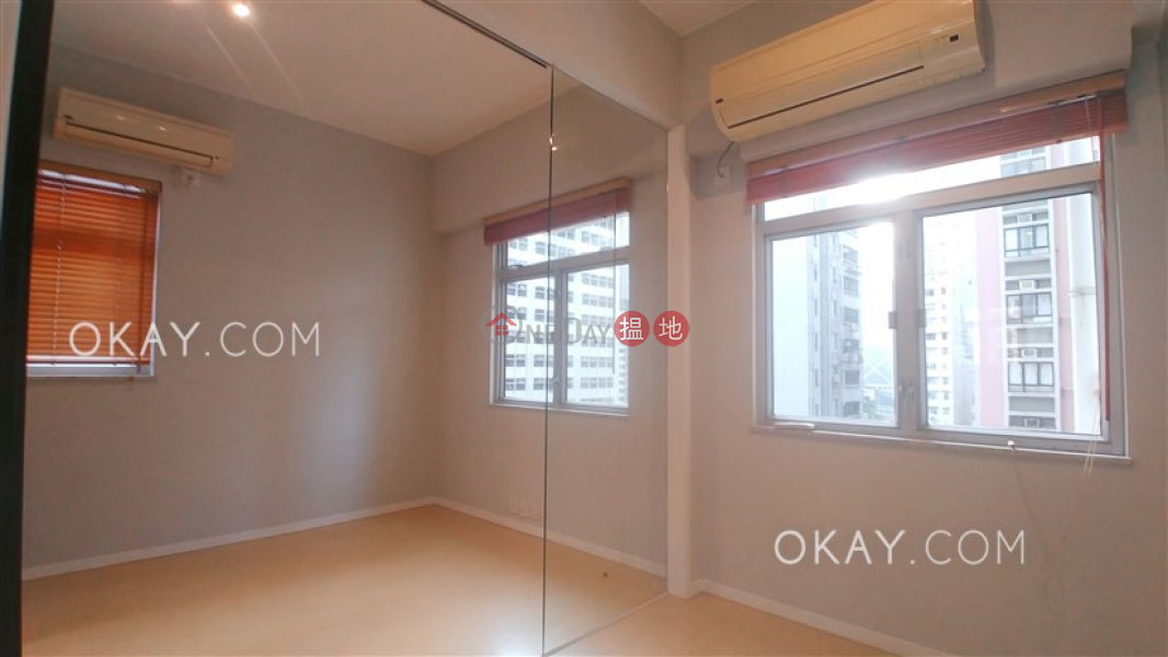 Generous 2 bedroom on high floor | For Sale | Wai Cheong Building 維昌大廈 Sales Listings