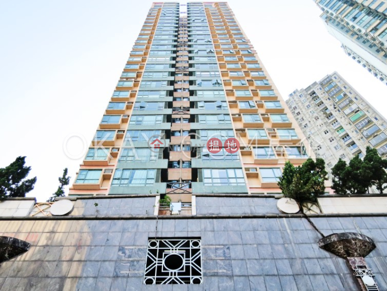HK$ 17.8M Caroline Garden | Wan Chai District, Rare 2 bedroom on high floor with parking | For Sale