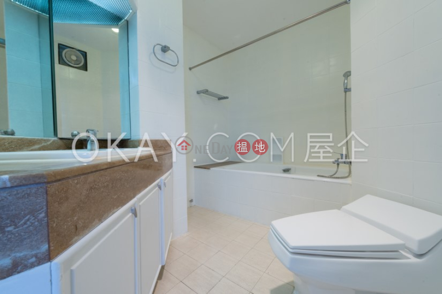 Lovely 3 bedroom with parking | For Sale, Mountain View 山景 Sales Listings | Central District (OKAY-S32491)