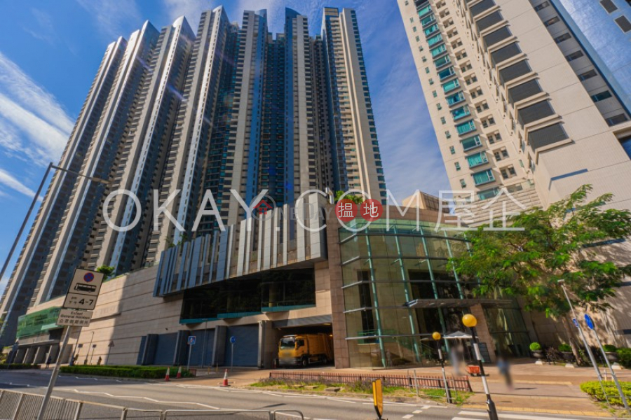 HK$ 43M Phase 2 South Tower Residence Bel-Air | Southern District, Gorgeous 2 bed on high floor with sea views & balcony | For Sale