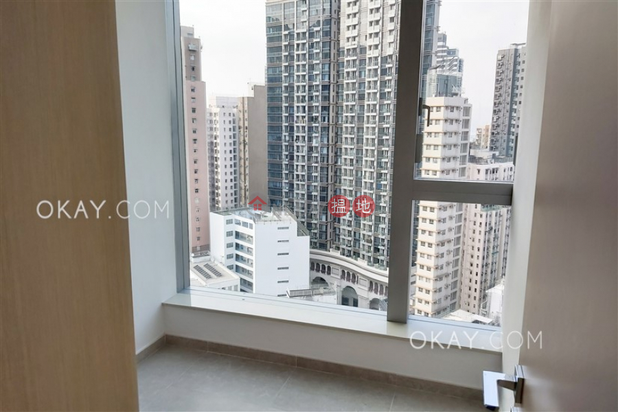 Elegant 2 bedroom with balcony | Rental, Resiglow Pokfulam RESIGLOW薄扶林 Rental Listings | Western District (OKAY-R378631)