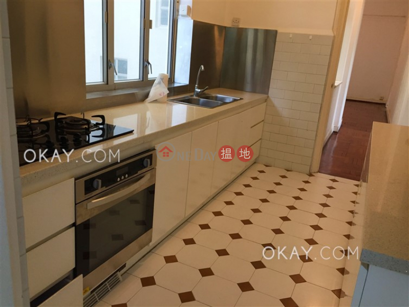 HK$ 48M, Grand House | Central District Efficient 3 bedroom with balcony & parking | For Sale