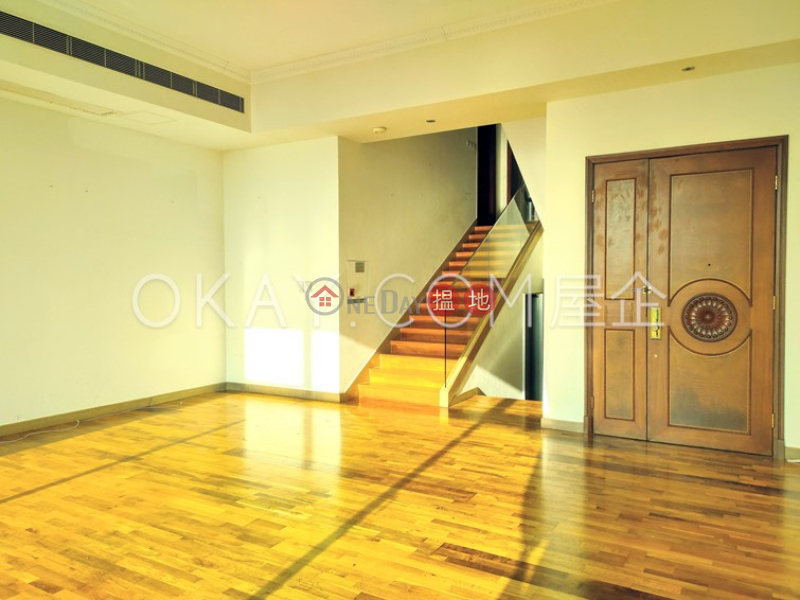 HK$ 62.8M, Phase 1 Regalia Bay Southern District | Rare house with sea views, rooftop & terrace | For Sale