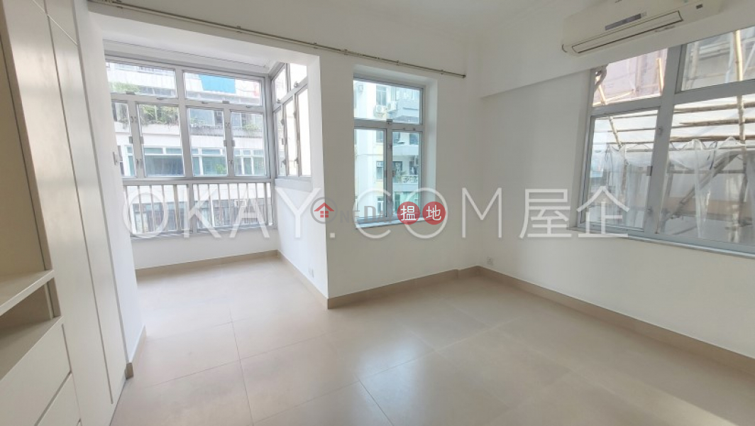 Rare 3 bedroom with balcony | Rental, Haywood Mansion 海華大廈 Rental Listings | Wan Chai District (OKAY-R277370)