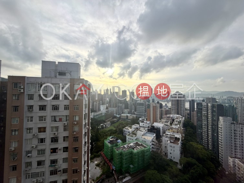 Charming 3 bedroom on high floor with balcony & parking | For Sale | Yick King Building 億景樓 _0