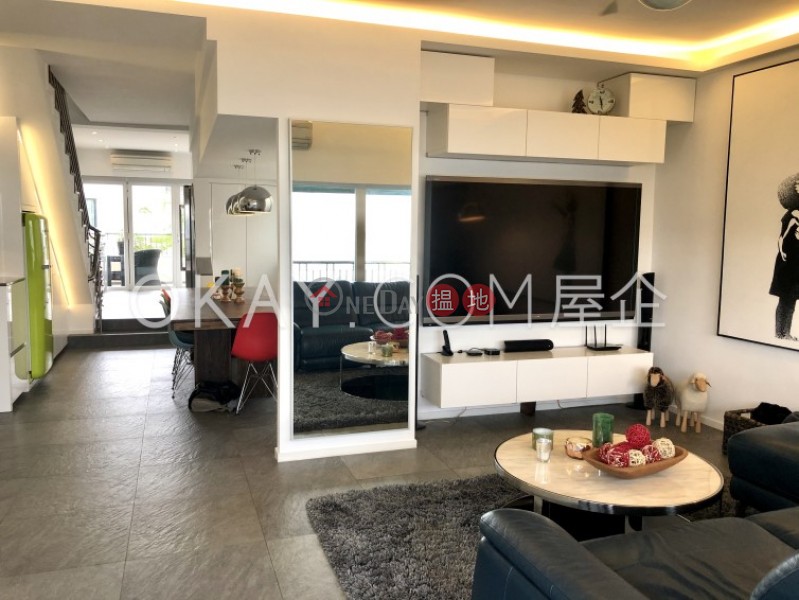 Property Search Hong Kong | OneDay | Residential, Sales Listings | Tasteful 4 bed on high floor with sea views & rooftop | For Sale