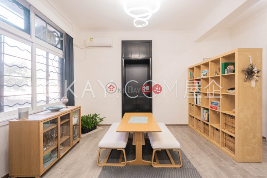 HK$ 19.8M | 2 Tramway Path | Central District, Nicely kept 2 bedroom with rooftop | For Sale