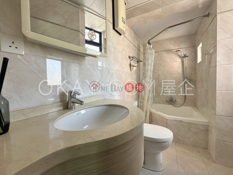 1房2廁,極高層,露台,馬場景豪軒出租單位|豪軒(Elegance Tower)出租樓盤 (OKAY-R33847)