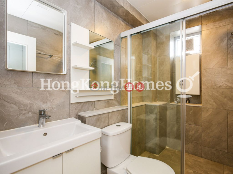Property Search Hong Kong | OneDay | Residential Rental Listings | 3 Bedroom Family Unit for Rent at Riviera Mansion