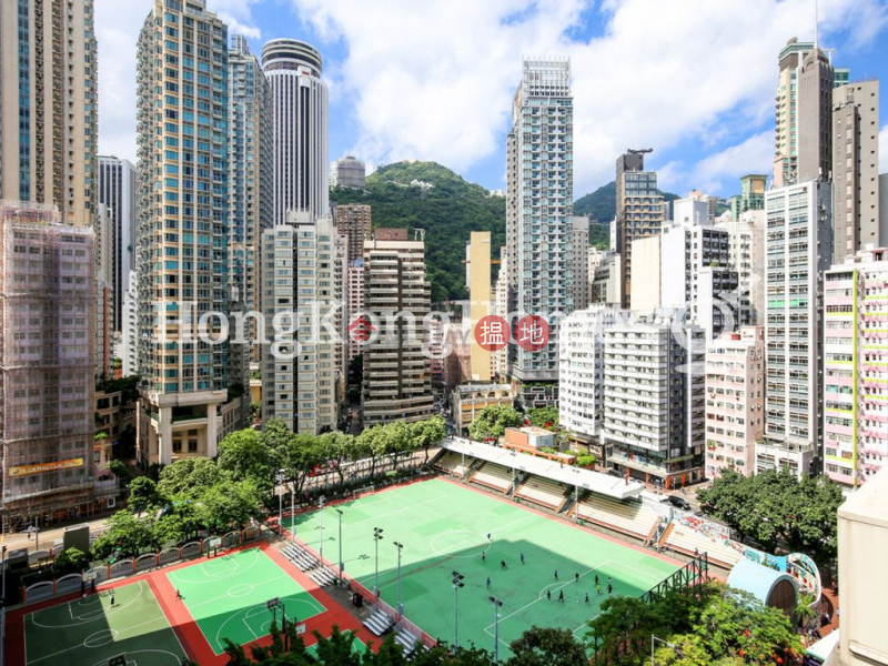 Property Search Hong Kong | OneDay | Residential | Rental Listings 3 Bedroom Family Unit for Rent at Hennessy Building