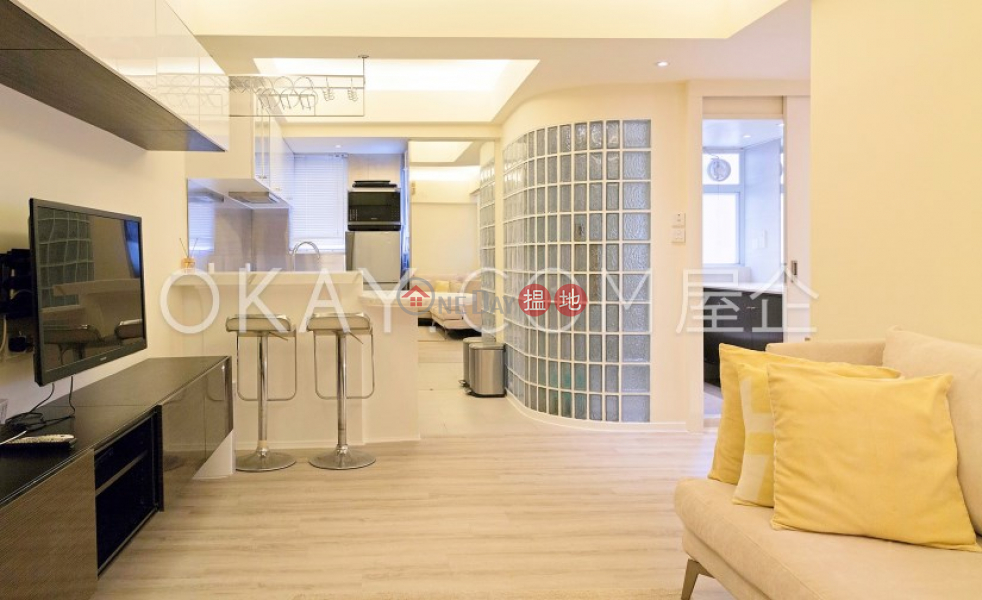 Unique 2 bedroom in Sheung Wan | Rental, Tai Ping Mansion 太平大廈 Rental Listings | Central District (OKAY-R66438)