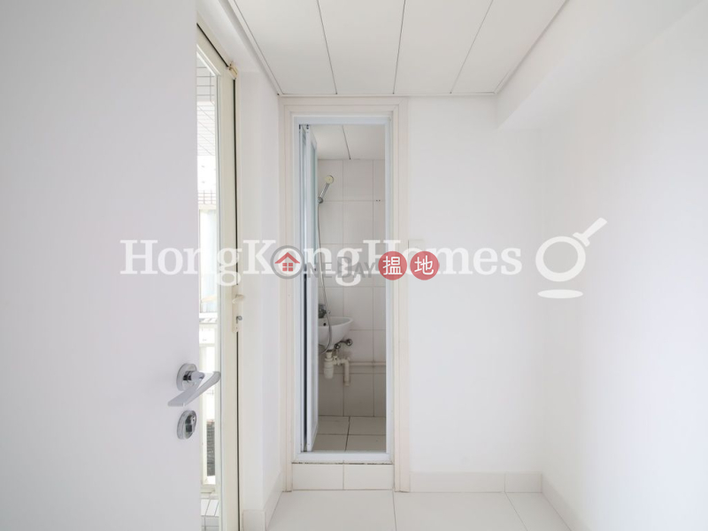 3 Bedroom Family Unit for Rent at Centrestage | Centrestage 聚賢居 Rental Listings