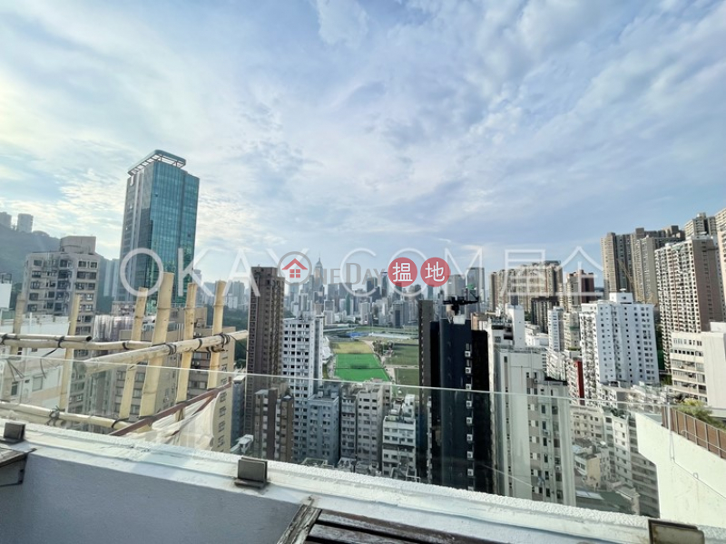 Charming 2 bedroom on high floor with rooftop | Rental | Yuk Sau Mansion 毓秀大廈 Rental Listings