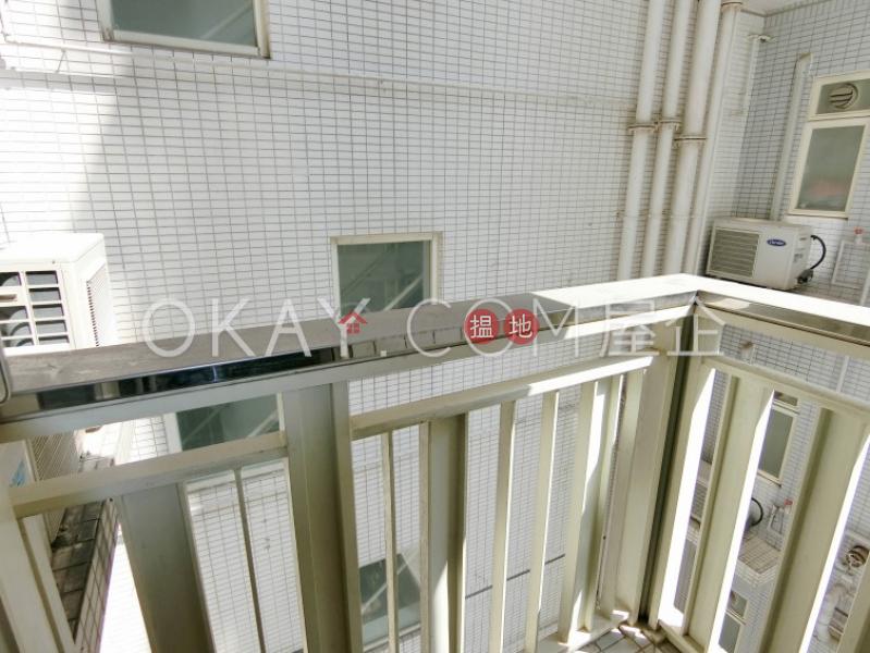 HK$ 33,000/ month Centrestage | Central District, Elegant 3 bedroom with balcony | Rental