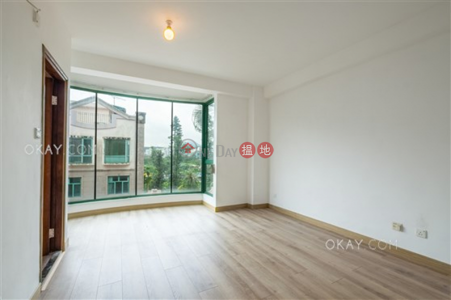 Gorgeous house with rooftop & parking | For Sale | Burlingame Garden 柏寧頓花園 Sales Listings