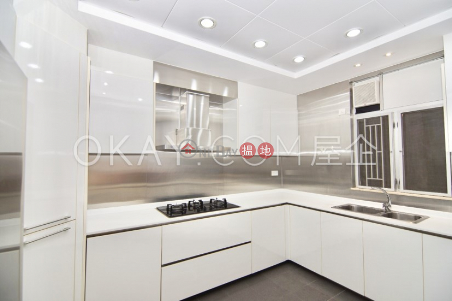 HK$ 120,000/ month Redhill Peninsula Phase 2, Southern District Stylish house with rooftop, balcony | Rental