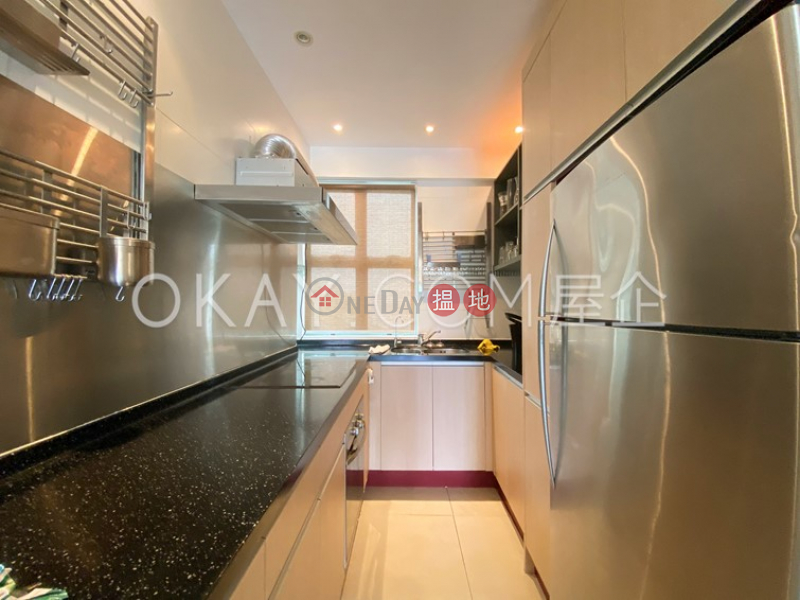HK$ 18.5M Bisney Terrace | Western District | Nicely kept 2 bedroom with terrace & parking | For Sale
