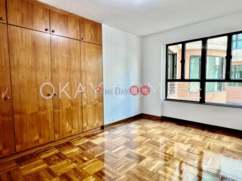 HK$ 45,000/ month | Regent Palisades, Western District Rare 3 bedroom with parking | Rental