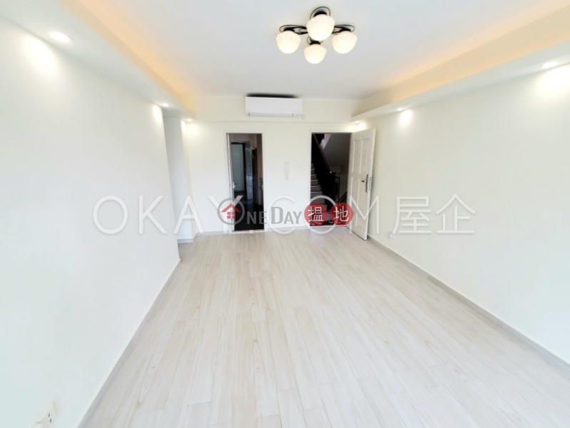 HK$ 33,000/ month | Discovery Bay, Phase 8 La Costa, Block 22 Lantau Island, Rare 3 bedroom with balcony | Rental