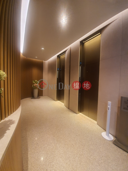 軒尼詩道369號-中層-寫字樓/工商樓盤出租樓盤-HK$ 54,400/ 月