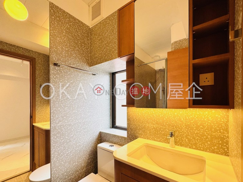 HK$ 35,000/ month Kam Kin Mansion, Central District, Stylish 2 bedroom in Mid-levels West | Rental
