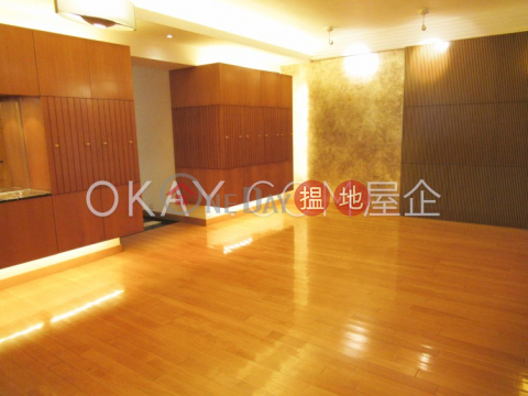 Unique 3 bedroom with balcony & parking | For Sale | Clovelly Court 嘉富麗苑 _0