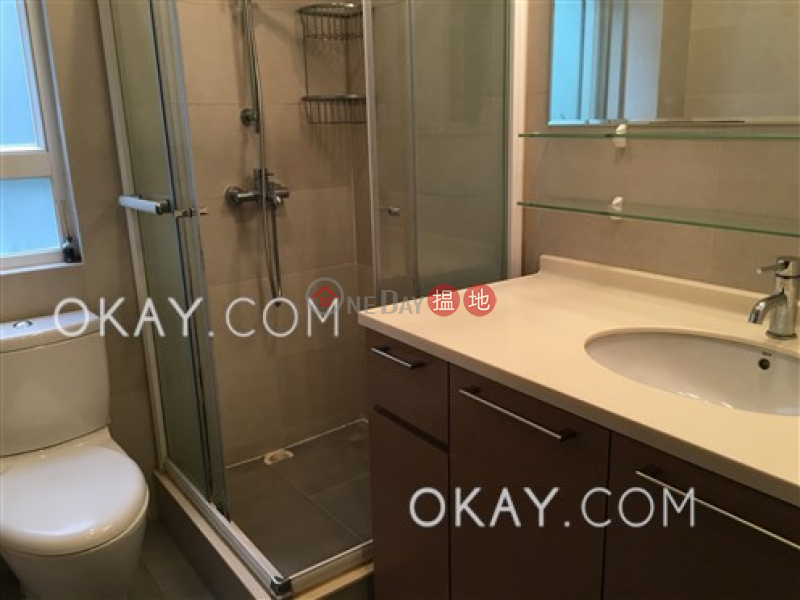 Charming 3 bedroom with parking | Rental, Morengo Court 昍逵閣 Rental Listings | Wan Chai District (OKAY-R81478)