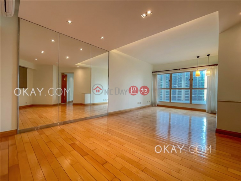 Property Search Hong Kong | OneDay | Residential | Sales Listings, Luxurious 3 bedroom in Kowloon Station | For Sale