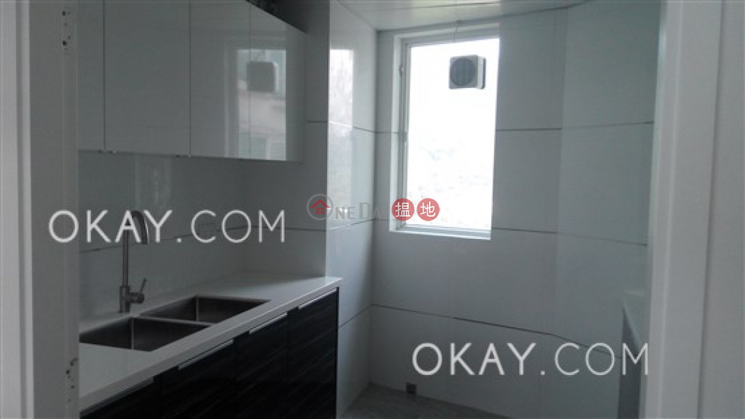 Gorgeous 3 bedroom on high floor with balcony & parking | Rental, 8 Po Fung Terrace | Tsuen Wan Hong Kong | Rental | HK$ 38,500/ month