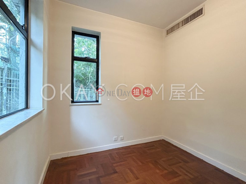 Nicely kept 2 bedroom with terrace & parking | Rental | 28 Stanley Village Road 赤柱村道28號 Rental Listings