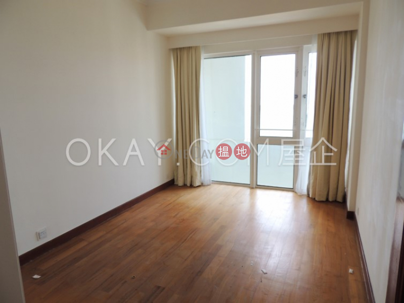 Lovely 4 bedroom on high floor with sea views & balcony | Rental | Block 3 ( Harston) The Repulse Bay 影灣園3座 Rental Listings