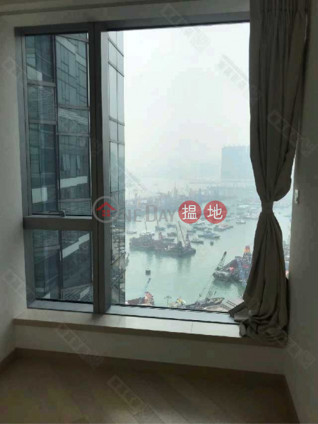 HK$ 40M The Cullinan Yau Tsim Mong, 3-bedroom unit with 1 ensuite and open sea views