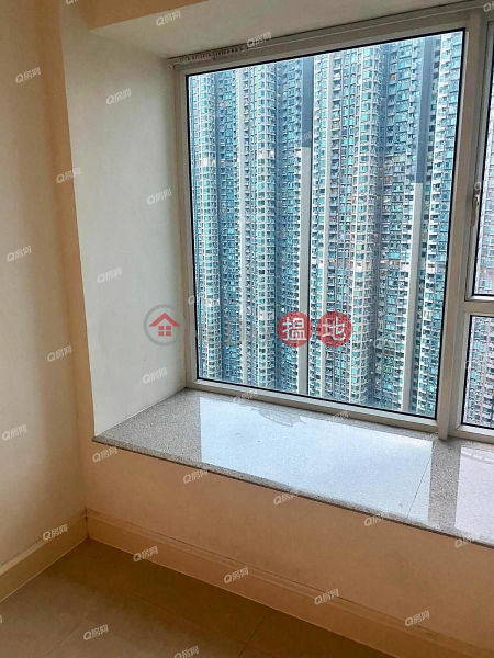 Property Search Hong Kong | OneDay | Residential | Rental Listings Montreal (Tower 3 - R Wing) Phase 1 The Capitol Lohas Park | 3 bedroom Mid Floor Flat for Rent