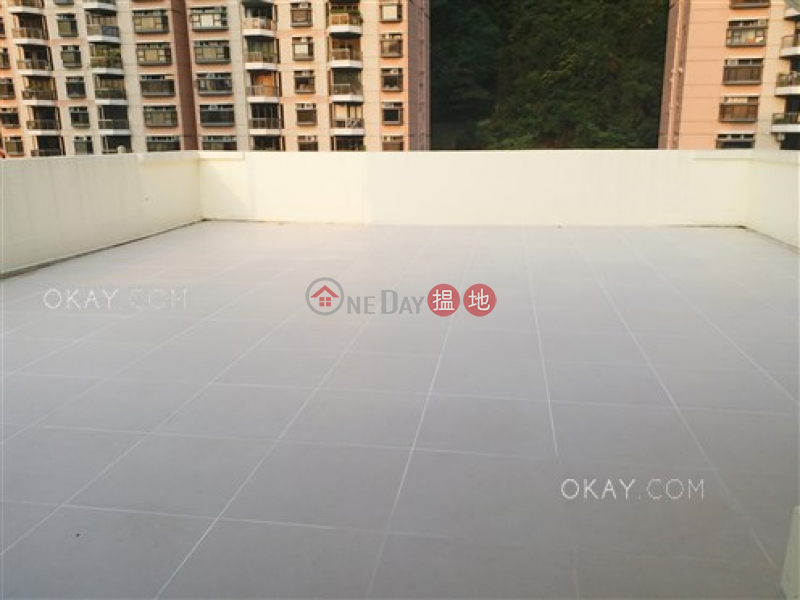 Property Search Hong Kong | OneDay | Residential | Rental Listings Nicely kept 3 bedroom on high floor with rooftop | Rental