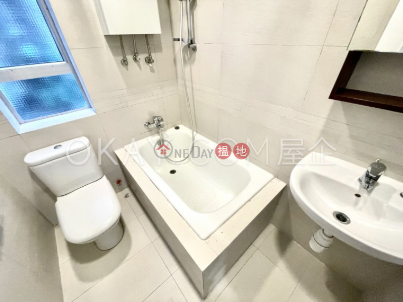 HK$ 43,000/ 月-百輝大廈中區-2房1廁,實用率高百輝大廈出租單位