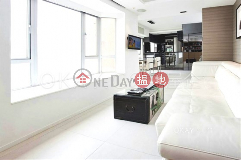 Gorgeous 2 bedroom on high floor with harbour views | For Sale | Lun Fung Court 龍豐閣 _0