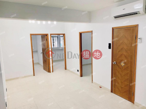 Man Fai Building | 3 bedroom Low Floor Flat for Rent | Man Fai Building 文輝樓 _0